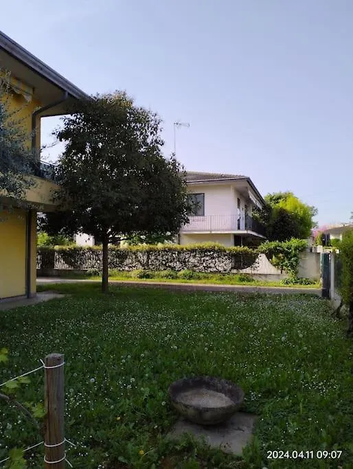 Apartment Appartamento Casa Gialla Quartiere Tranquillo A Padova Vicino Al Centro E Servizi Italy